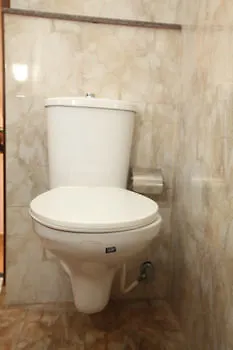 Oyo 338 New Paradise Gurgaon Hotel